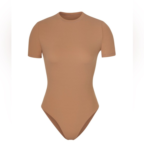 SKIMS Fits Everybody
T-SHIRT BODYSUIT - Picture 1 of 7